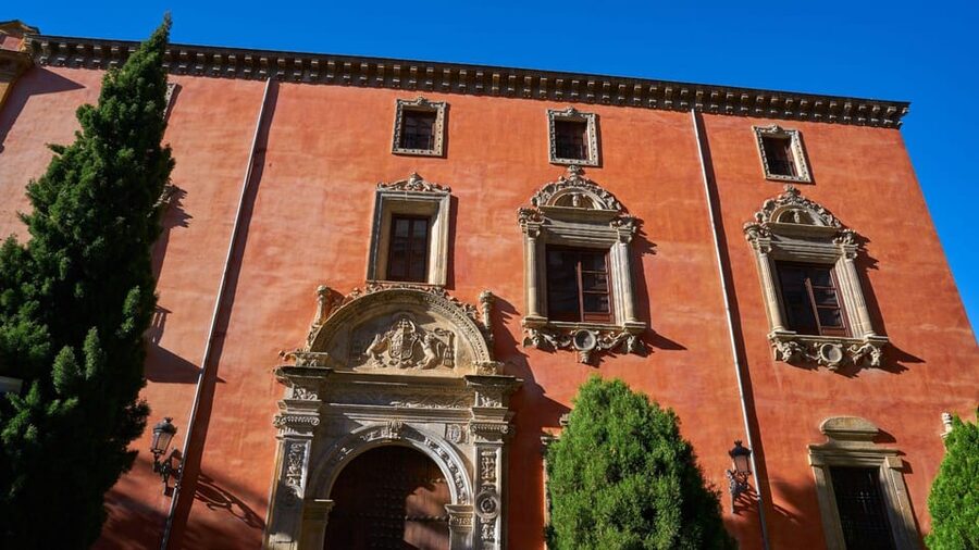 Best of Granada: Private Walking Tour with a Local - Private group advantages and limits