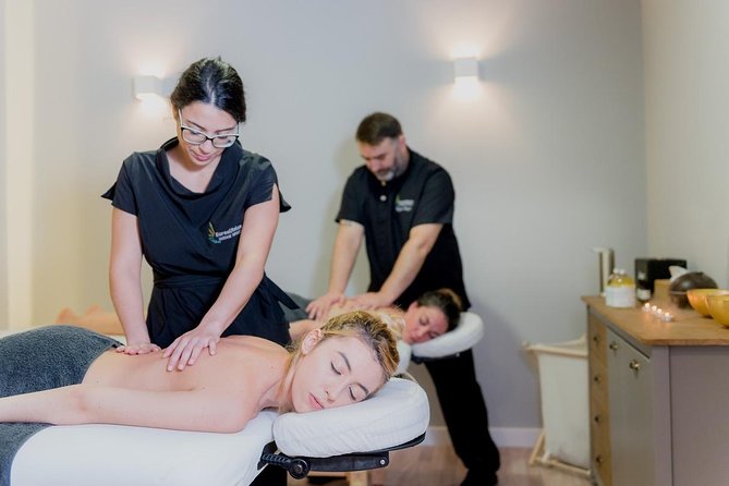 Boreal Couple Massage - A quiet break from Granada’s steep streets