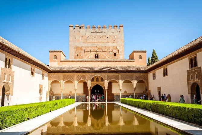 Complete Private Tour of Alhambra with Nasrid Palaces - What the $139.03 price includes