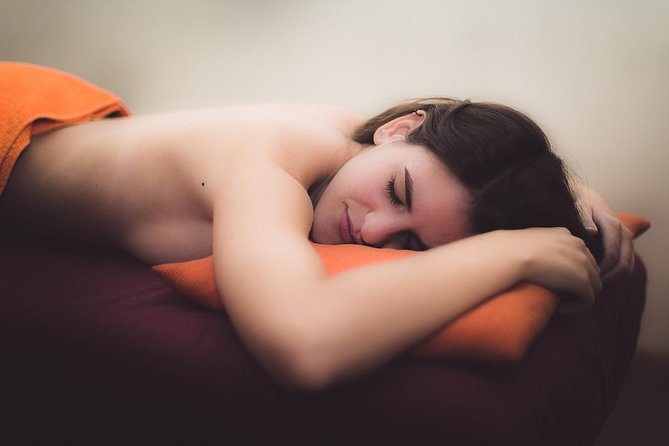 Custom Massage: 1 hour - What the private treatment room provides