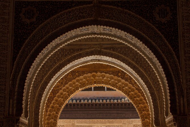 Exclusive Private Alhambra Tour with a Historian - Three hours, one large complex