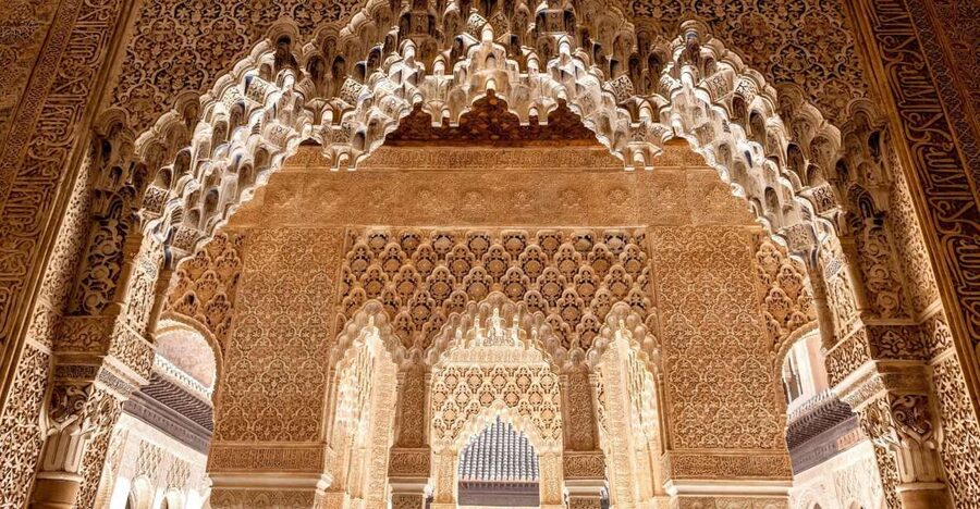 Fast-Track Alhambra & Nasrid Palaces Guided Tour - The Generalife gardens and the royal retreat
