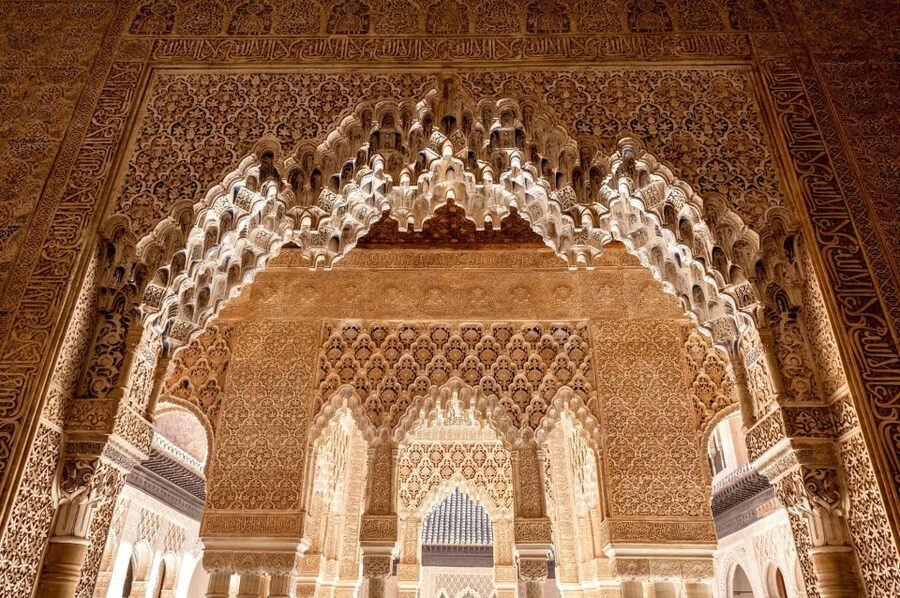Fast-Track Alhambra & Nasrid Palaces Guided Tour - How the three-hour timing feels