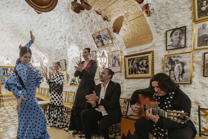 Flamenco show at Cueva Los Amayas, in Sacromonte - Who should book this flamenco show?