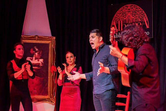 Flamenco Show in the Center of Granada - The intimate room: strength and possible weakness