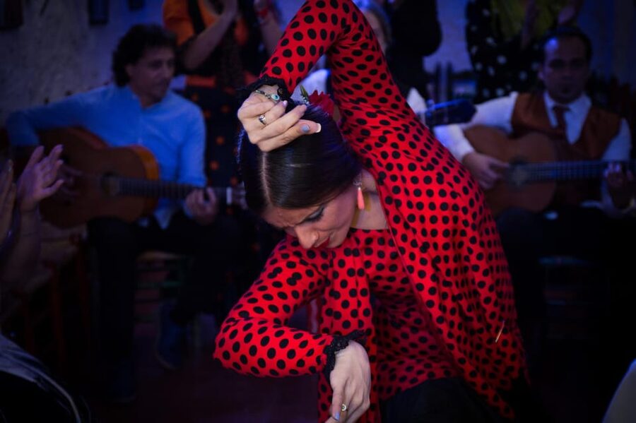 Flamenco Show: Zambra in Cuevas del Sacromonte - Planning your arrival and evening