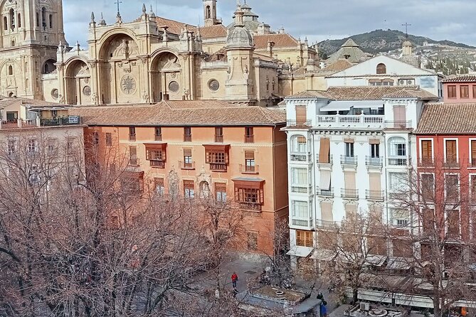 Flavors of Granada Walking Tour - Meeting points, timing, and group size