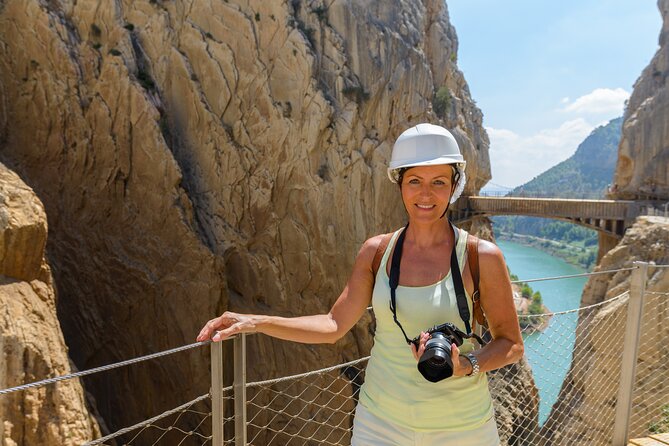 From Granada: Caminito del Rey Tour with Private transportation - How the guiding works