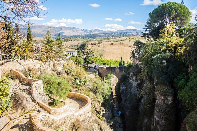 From Granada: Premium Ronda Trip & Guided Highlights Experience - Why Ronda makes a strong day trip from Granada