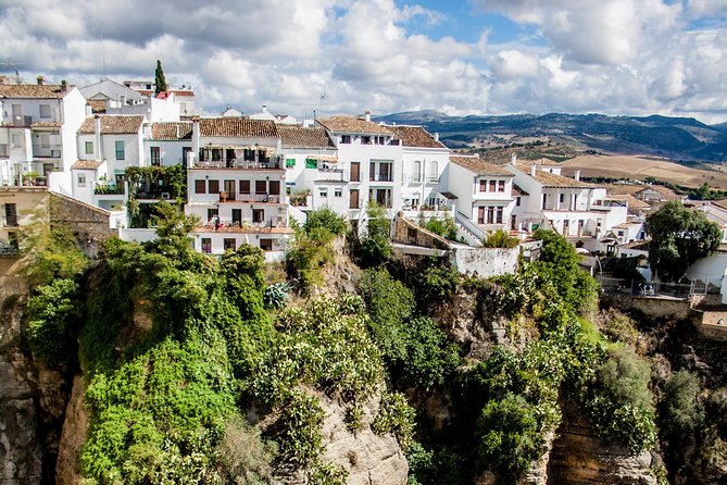 From Granada: Premium Ronda Trip & Guided Highlights Experience - Who should book this Ronda tour?