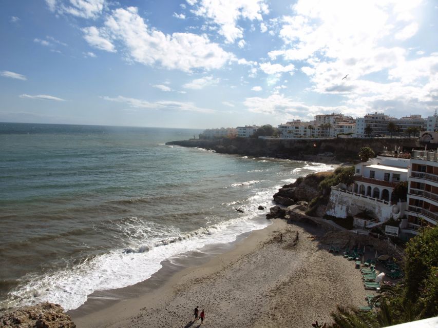 From Granada: Skip-the-Line Nerja Cave and Frigiliana - Walking Frigiliana’s Moorish streets