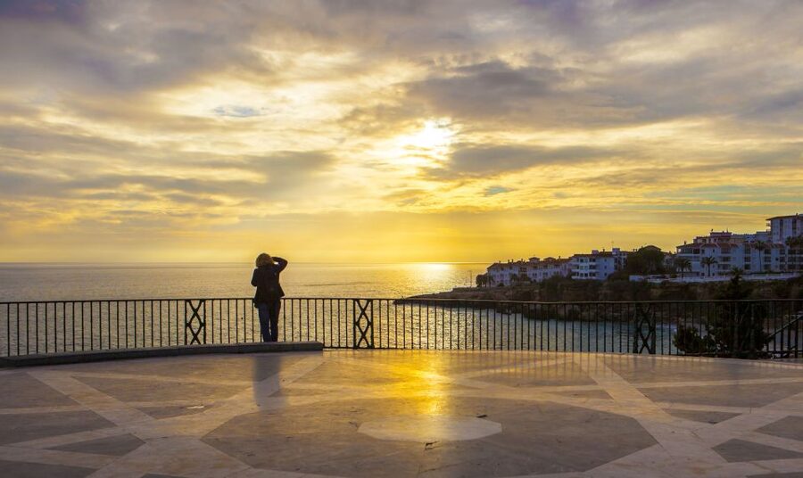 From Granada: Skip-the-Line Nerja Cave and Frigiliana - What the guide adds in Frigiliana