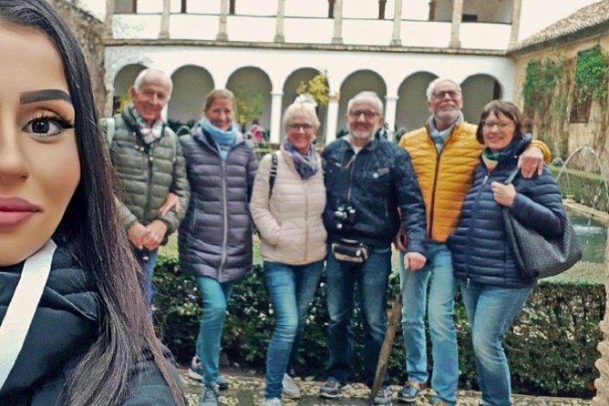 Full Alhambra tour with preferential access (SPANISH language) - The Alcazaba and its military purpose