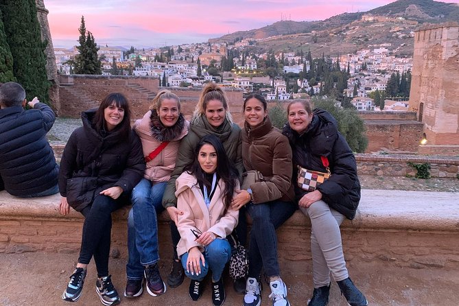 Full Alhambra tour with preferential access (SPANISH language) - Generalife and the gardens