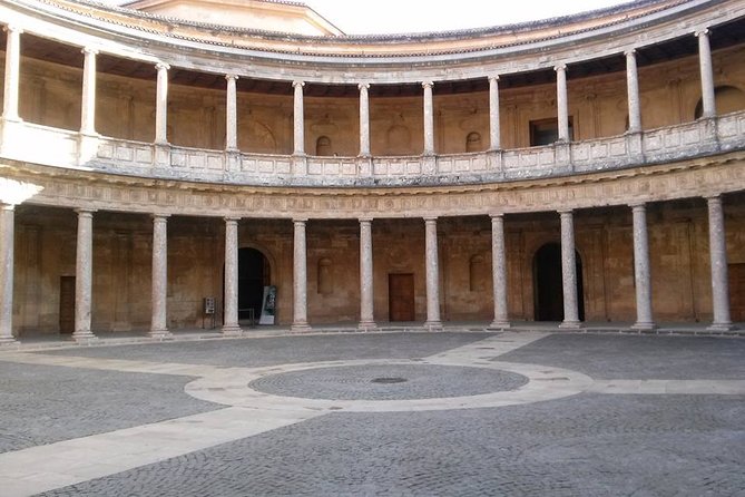 Going to Alhambra? 3 hrs Private Tour! Skip the long lines to visit the Alhambra - Starting at the Alhambra at 10:00 a.m.
