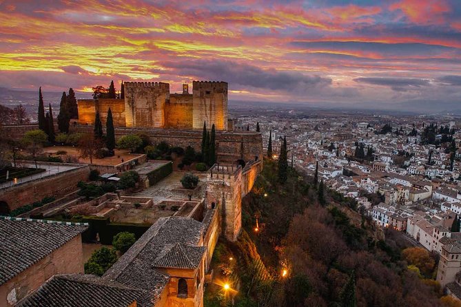 Going to Alhambra? 3 hrs Private Tour! Skip the long lines to visit the Alhambra - Generalife: gardens at the end of the route