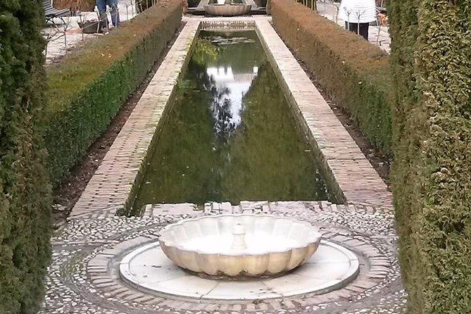Going to Alhambra? 3 hrs Private Tour! Skip the long lines to visit the Alhambra - Who gets the best value from this tour?