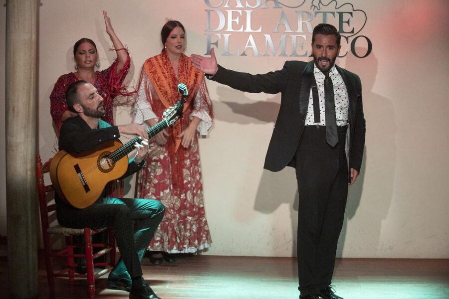 Granada: 1-Hour Traditional Flamenco Show - Why this one-hour Granada show works