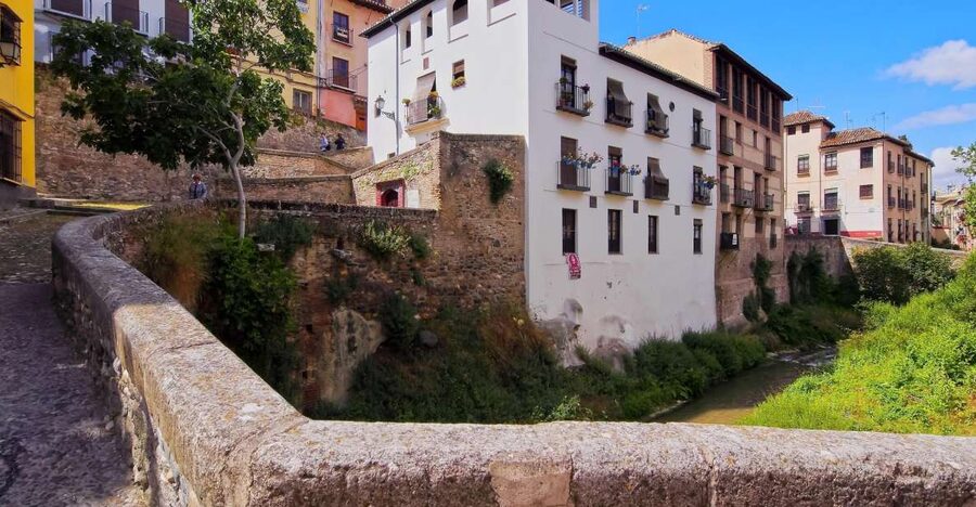 Granada: 2hour Tour of The Albaicín & Sacromonte Premium - Key points to know before you book