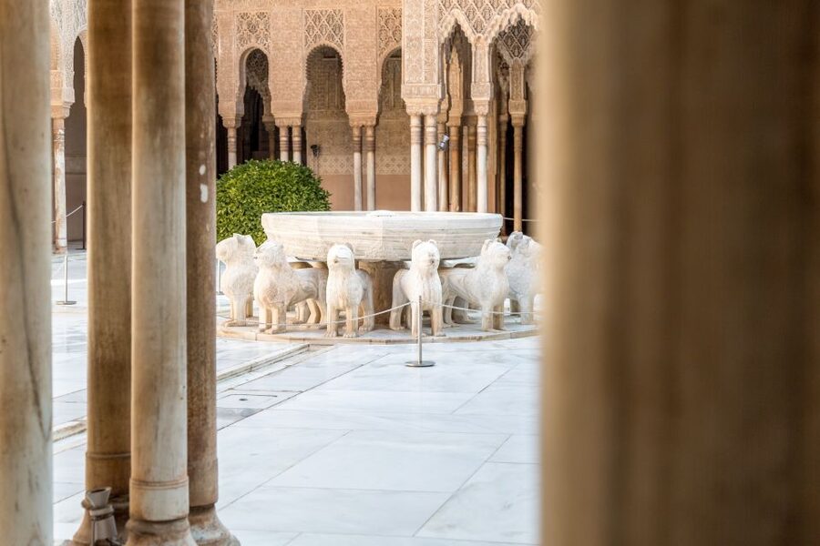 Granada: 3-Hour Alhambra and Generalife Gardens Guided Tour - Who should book this Alhambra tour?