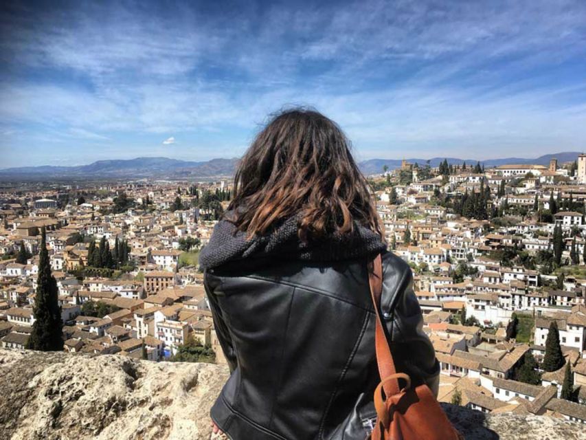 Granada Albaicín: 2.5-Hour Tapas & Drinks Walking Tour - Key points at a glance