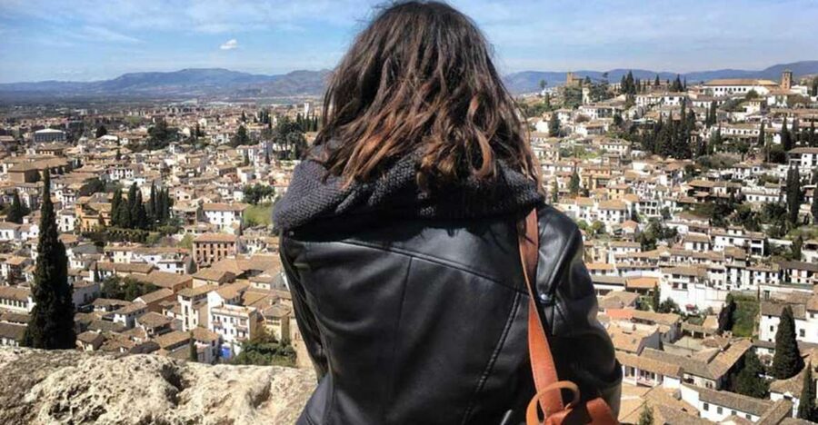 Granada Albaicín: 2.5-Hour Tapas & Drinks Walking Tour - The I love Granada wine stop