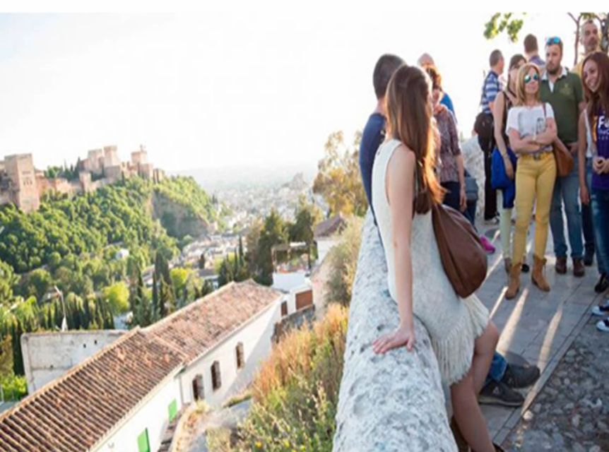 Granada: Albaicín and Sacromonte 2.5-Hour Walking Tour - Key points to know before booking