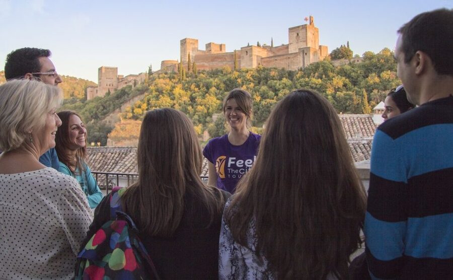 Granada: Albaicín and Sacromonte 2.5-Hour Walking Tour - Why this walk is a smart first look at Granada