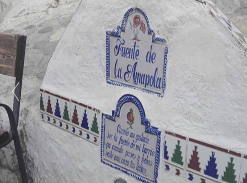Granada: Albaicín and Sacromonte 2.5-Hour Walking Tour - How the guides shape the experience