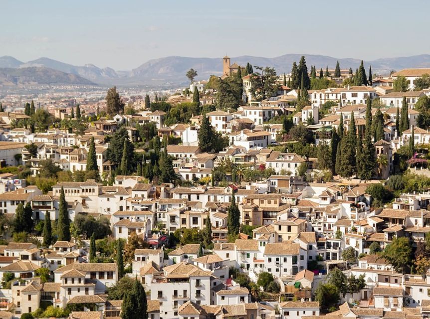 Granada: Albaicín and Sacromonte 2.5-Hour Walking Tour - The physical effort: hills, heat, and steps