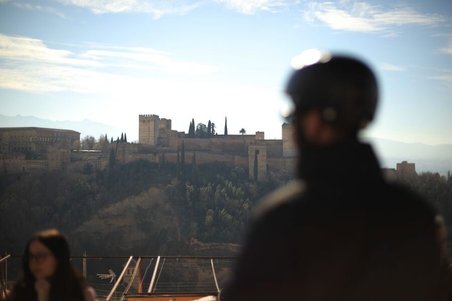 Granada: Albaicin and Sacromonte E-Bike Tour - Meeting at Plaza Nueva and starting near the old center