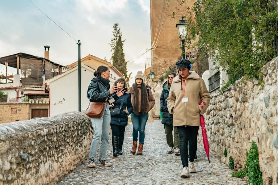 Granada: Albaicín and Sacromonte Guided Sunset Walking Tour - Why this sunset walk works so well in Granada