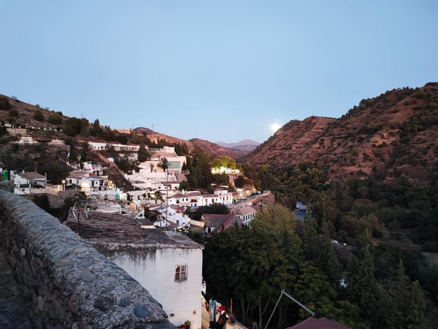 Granada: Albaicín and Sacromonte Sunset Tour & Flamenco Show - Is $58 a fair price?