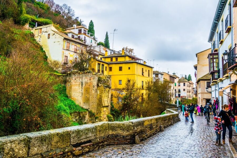Granada: Albaicín and Sacromonte Walking Tour - The physical effort and who should book