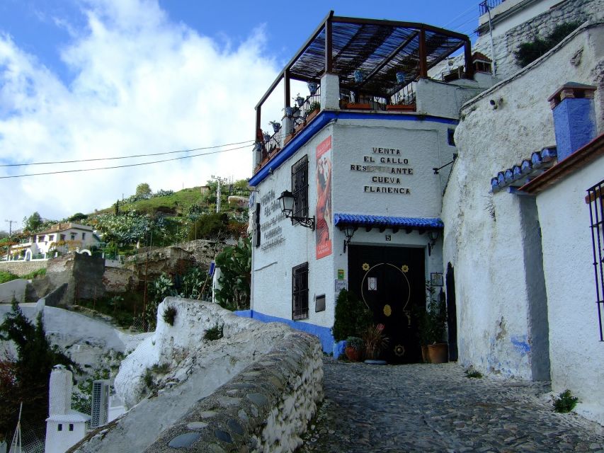 Granada: Albaicín, Sacromonte & Museum of Caves Walking Tour - Why Sacromonte is the right place to begin