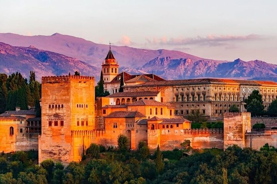 Granada: Albayzin and Sacromonte Walking Tour - The views toward the Alhambra