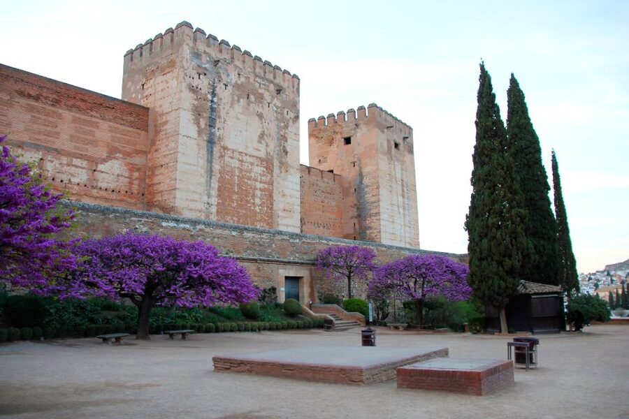 Granada: Alhambra and Charles V Palace Tour - What this $20 Alhambra tour really includes