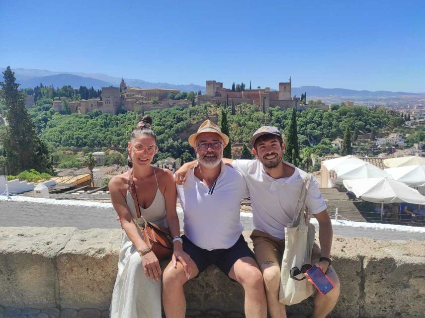 Granada: Alhambra and City Private Tour - Key points to know before booking