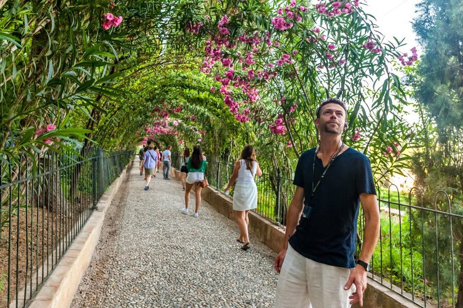 Granada: Alhambra and Generalife Garden Ticket & Guided Tour - Key points to know before booking