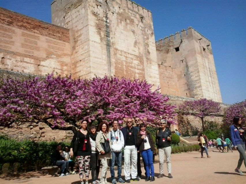 Granada Alhambra and Generalife Gardens Experience Tour - Palace of Charles V: a Renaissance surprise