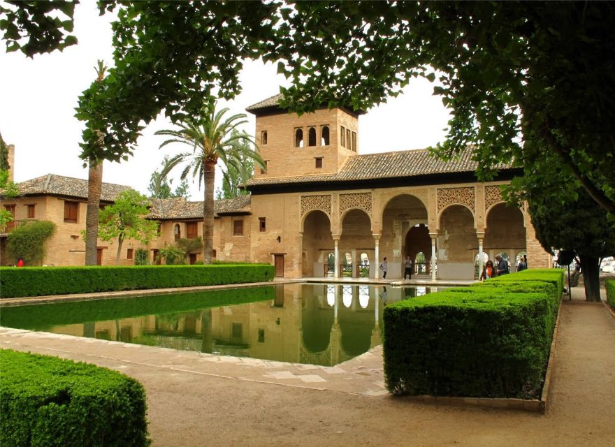 Granada: Alhambra and Generalife Gardens Guided Tour - Starting Among the Cypress Trees and Gardens