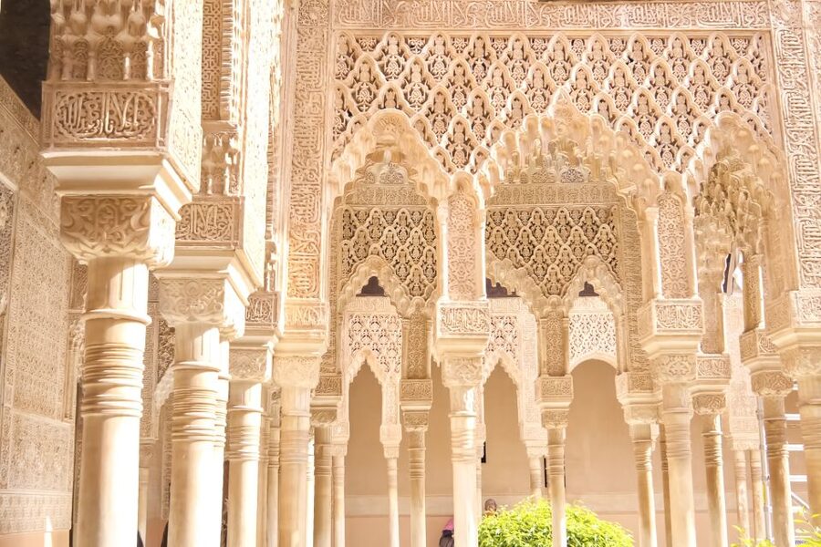 Granada: Alhambra and Generalife Private Fast-Track Tour - Alcazaba, 45 minutes inside the fortress