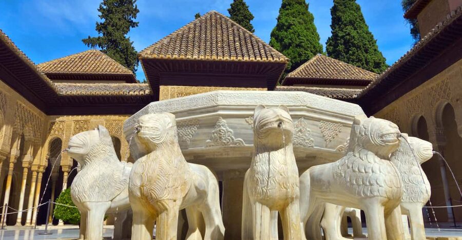 Granada: Alhambra and Nasrid Palaces Private Guide Tour - The Alcazaba: Granada from the oldest fortress section