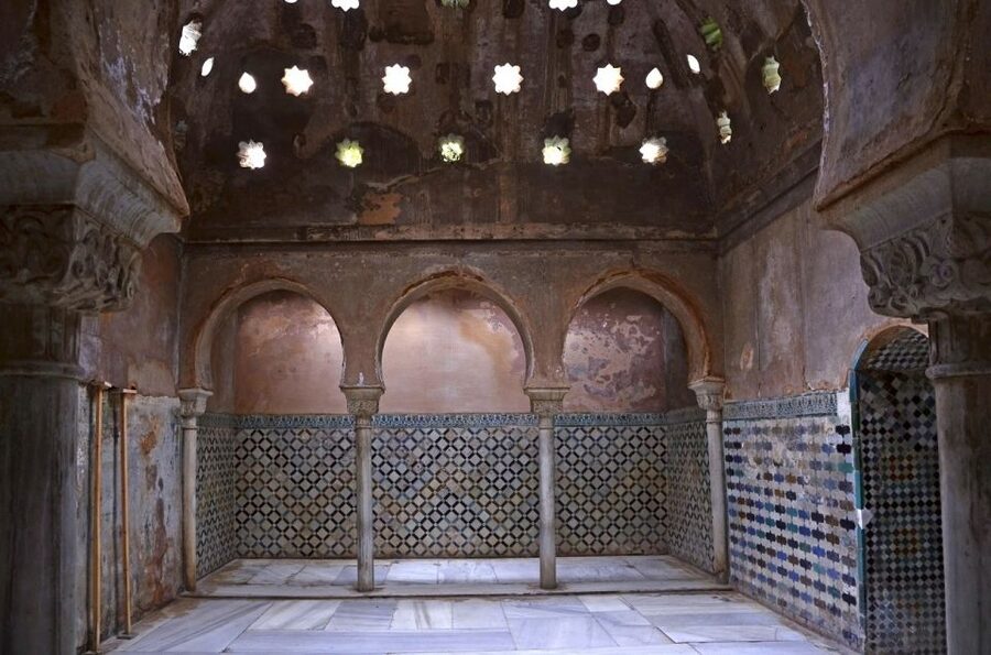 Granada: Alhambra and Nasrid Palaces Private Tour - Key points to know before booking