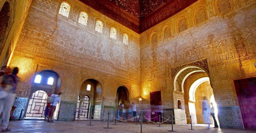 Granada: Alhambra and Nasrid Palaces Private Tour - Is $330 per person good value?