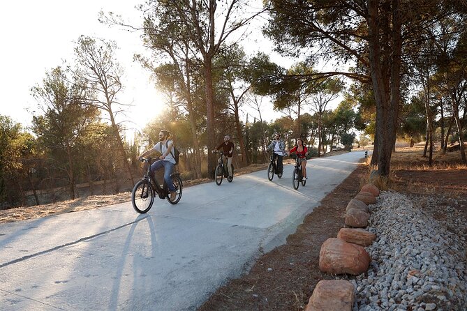 Granada: Alhambra and Sierra Nevada Sunset Views by E-Bike - Sacromonte and the cave-house tradition