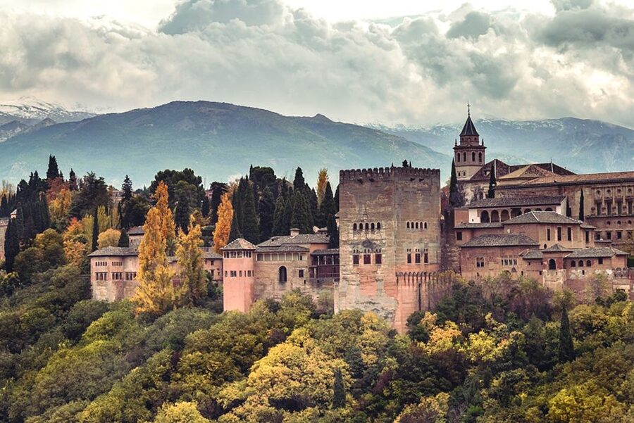 Granada: Alhambra, Cathedral, Royal Chapel and Albayzin tour - Key points to know before booking