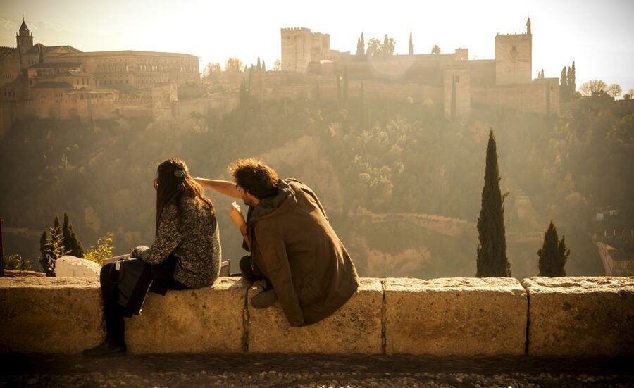 Granada: Alhambra, Cathedral, Royal Chapel and Albayzin tour - Seeing the Alhambra, from fortress to palace