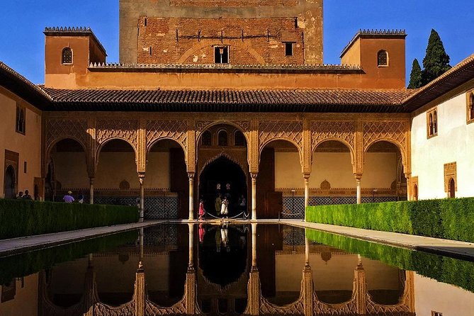 Granada: Alhambra Comlex + Nasrid Palaces + Alcazaba Guided Tour - Generalife Gardens bring a slower change of pace