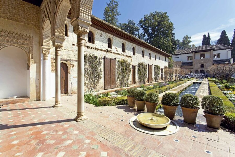 Granada: Alhambra Fast-Track Guided Tour - Alcazaba: the military side of the Alhambra